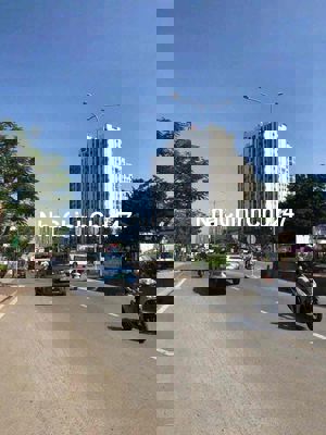 Nhà 3 Tầng 140 m Mặt Tiền Đường Liên Phường Giá Mềm 25.9 tl