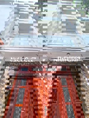 Ngay Aeon - Cổ Linh. Nhà mới toanh 35m x 5tầng, oto VF5 vào nhà .