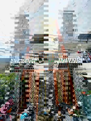 Cần bán nhà mặt tiền giá rẻ