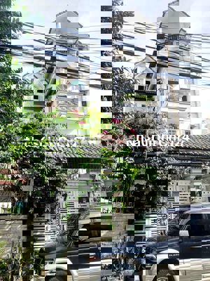 Bán villa 4 tầng 10 x 25 mặt tiền Trung Mỹ Tây 1 - Nguyễn Ảnh Thủ