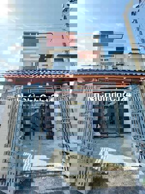 Bán nhà sổ hồng riêng ngay chợ đầu mối hóc môn