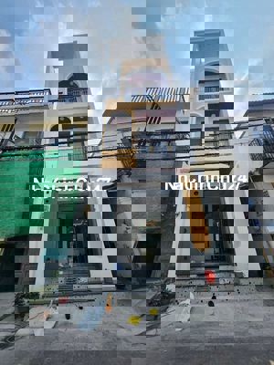 Nhà bán chính chủ sổ hồng riêng ngay trung tâm hành chính bình chánh