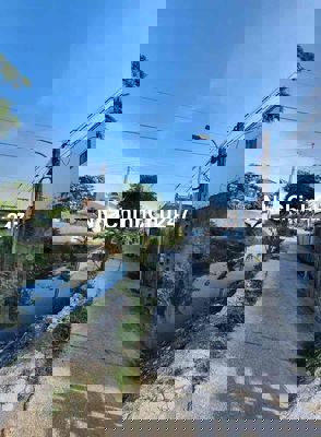 Em là chính chủ cần bán lô đất 109m2 đường 2 ô tô tránh nhau