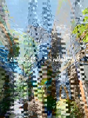 Chính chủ bán nhà 2 tầng , vị trí đẹp HXH ,70m2 , 4,3m/4,6m (nở hậu)