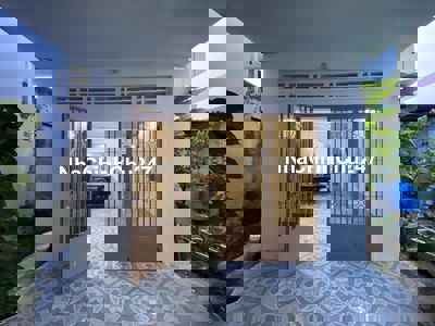 Chủ ngộp bán gấp nhà Đ. Nguyễn Thị Huê, hóc môn 80m2 SHR. Giá 888tr