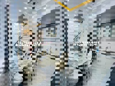 CHỦ BÁN NHÀ GẤP 90M2 NGAY CHỢ BÌNH CHÁNH, SỔ RIÊNG,KDC HIỆN HỮU