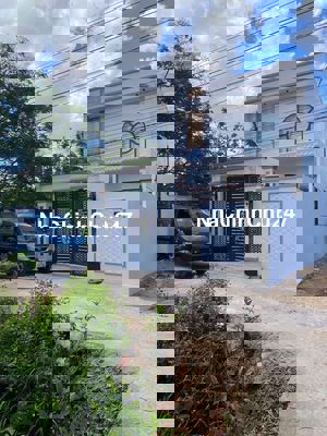 9 CHỦ BÁN NHÀ 1 TRỆT 1 LỬNG MỚI 100% P.PHÚ TÂN  OTO 7C