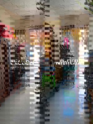 Chính chủ bán nhà 1 trệt 1 lầu hẻm xe tải