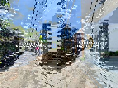 Nhà lầu Hẻm Trần Hưng Đạo chủ 3,380 tỷ tk siêu đẹp