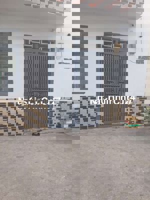 Cần bán nhà mặt tiền hxh và xe tải đậu trước cửa và chính chủ bán