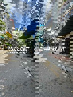 ♦️Căn 3 tầng cũ, chủ xác định bán đất, tiện cải tạo hoặc xây dựng mới.