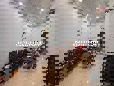 HẠ GIÁ BÁN GẤP NHÀ DT: 7x28m ĐgTHÔNG 🚘. SỔ HỒNG CHÍNH CHỦ CÔNG NHẬN ĐỦ