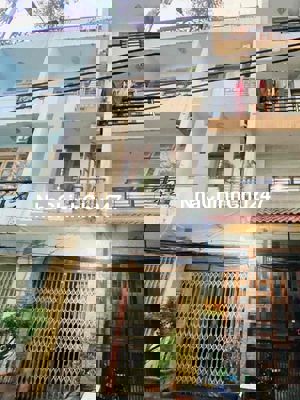 nhà chính chủ hẻm 8 m sau siêu thị emart2 p14 gò vấp