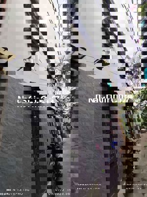 Bán nhà chính chủ 100 thích quảng Đức Phú Nhụân 3 tầng 2 phòng 2wc