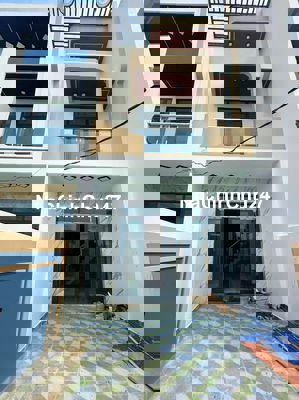 EM CHÍNH CHỦ CẦN BÁN CĂN NHÀ PHỐ 1TR 2L 2PN 3WC,SHR,90M2, HẺM XE HƠI