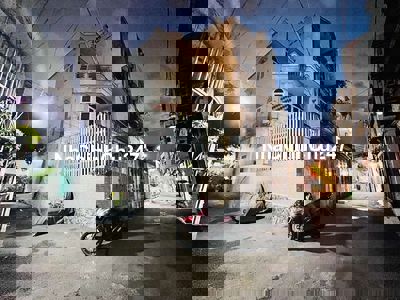 HXH Gò Vấp - Nhà chính Chủ 5x14 - 3 Tầng - chỉ hơn 7 Tỷ