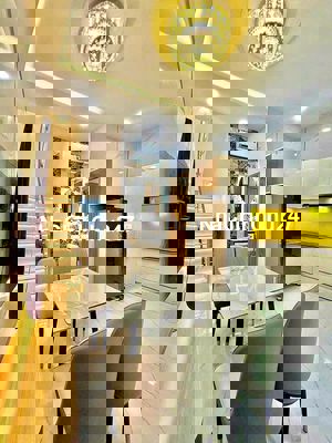 MÌNH CHÍNH CHỦ BÁN NHÀ 3 TẦNG FULL NỘI THẤT KINH ĐÔ THỜI TRANG QUẨN 3