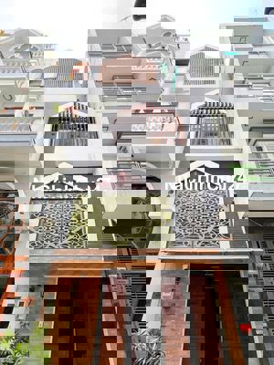 Chính Chủ Bán Nhà 139/32 Bờ Bao Tân Thắng. Đối Diện Aeon Mall