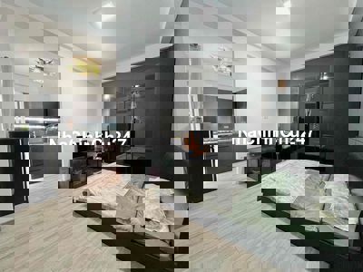 TRỐNG LẠI CĂN HỘ KẾ VÒNG XOAY DÂN CHỦ , FULL NỘI THẤT 45m2