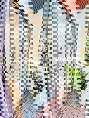 MÌNH CHÍNH CHỦ BÁN NHÀ 3 TẦNG SHR TRUNG TÂM p10 TÂN BÌNH NHÉ