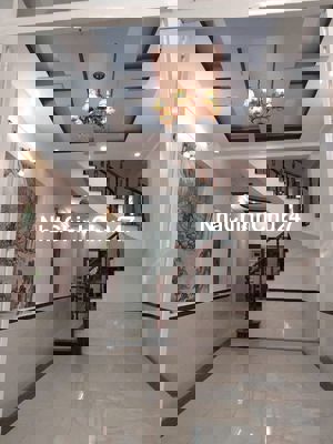 CHÍNH CHỦ GỞI BÁN TRỆT LẦU NGÃ 3 CẬY ĐIỆP, DĨ AN. DT 99M, 3PN, 3WC.