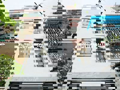 CHÍNH CHỦ BÁN NHÀ 205/ ĐS 8 ĐÚC 3 LẦU HẺM ĐẸP FULL NỘI THẤT GIÁ MỀM