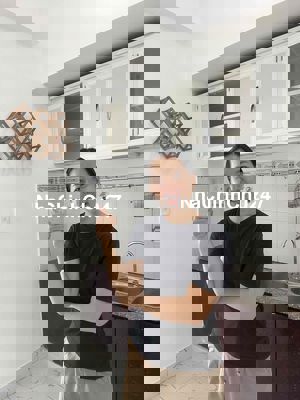 Lê Thành Tân Tạo căn hộ Chính chủ bao sơn mới sạch sẽ ạ