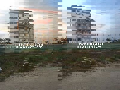 Nền biệt thự mini 140m2 kdc 1B Chủ cần bán gấp 1 tỏi 450tr