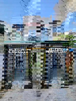 chính chủ bán nhà mặt tiền thạnh lộc 57 q12 ngay chợ đường giá 3 tỷ880