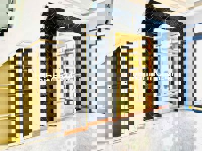 Chính chủ cần bán gấp căn nhà 1 trệt 1 lầu