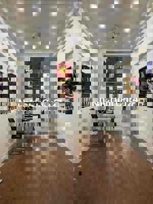 Cần bán nhà chính chủ tại số 189 Xóm Chiếu, Phường 15, Quận 4. HH 2%