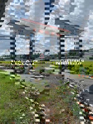 đât ơ nông thôn diên tich 385,3 met thô cư 150 met sô hông chinh chu