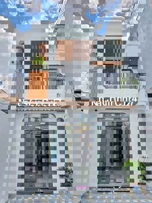 CHÍNH CHỦ CẦN BÁN NHÀ 1T1L GIÁ 1 TỶ 950 SANG TRỌNG