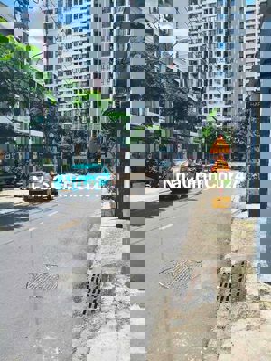 Chủ giảm - Mặt tiền ngay chung cư picty high park - 68m2 - TX 14