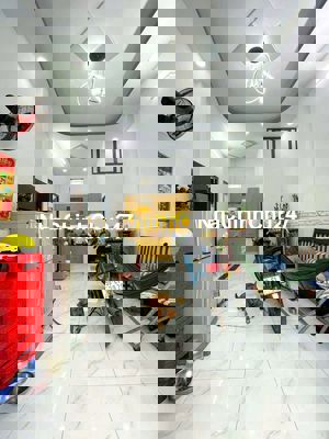 Chính chủ bán căn nhà SHR DT rộng gần ngã tư nước đá