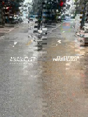 Chính chủ bán lô đất đấu giá mặt đường khu cây sữa phố kim bái DT79m2.