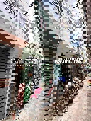 Q5 Nhà Chính Chủ lâu đời Hẻm 4m bàn cờ Nguyễn Biểu - chợ Cao Đạt SHR