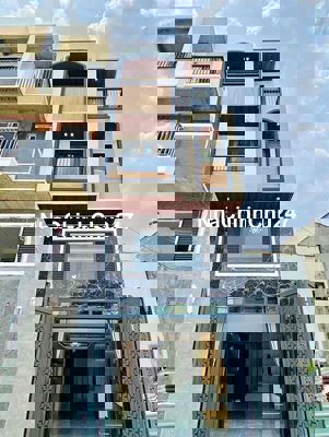 Chủ kẹt tiền cần bán nhà đường Hoà Hưng, Quận 10. Giá 5Tỷ660/ 4,1x10m.