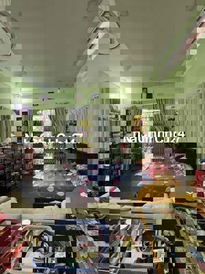 CHỦ GỬI VỊ TRÍ ĐẸP