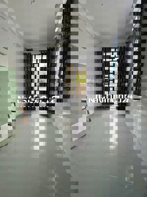 Chủ cần bán nhà Đ.Lê Văn Lương. Nhà 1 lầu, 1 trêtj. Giá 1 tỷ 789 triệu