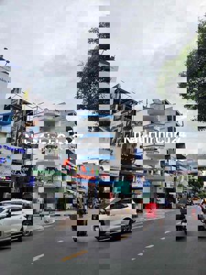 Hẻm xe hơi thông ,Nhà nát chủ yếu bán đất