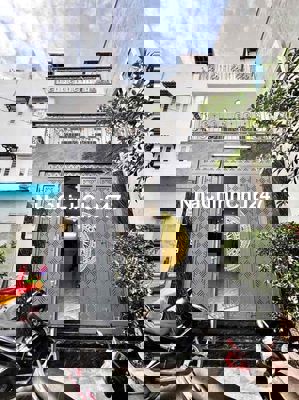 CHỦ CẦN TIỀN BÁN GẤP NHÀ NGAY NGÃ TƯ BỐN XÃ-CÁCH ĐẦM SEN 8 PHÚT