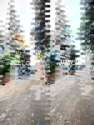 chính chủ bán nhà 1 trệt 1 lầu 2pn 56m2 4ty sổ hồng đường oto