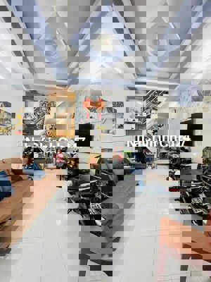 CHỦ NGỘP BÁN GẤP-NHÀ KHUÔNG VIỆT-4x11-CHỈ 4.95 TỶ TL