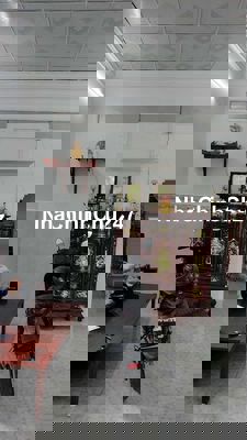 Chị chủ cần bán