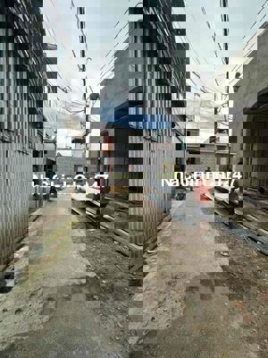 cần bán nhà hẻm công viên mình chính chủ