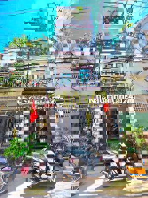 Chính chủ, nhà 3 lầu còn mới, 4 PN, Hẻm xe tải