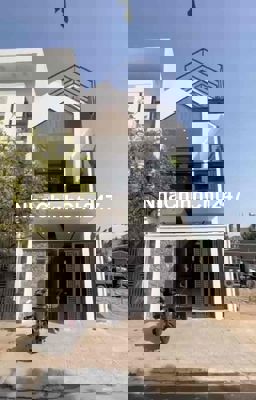 CHỦ NGỘP BANK CẦN BÁN GẤP NHÀ NGAY CHỢ BÌNH CHÁNH 850 TRIỆU - SHR