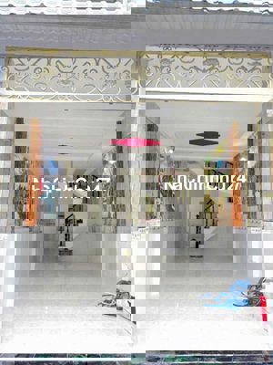 chính chủ cần bán cawn nhà gần bách hoá xanh vla gần ngã 5 dân cư đông