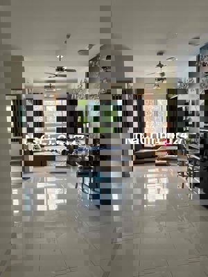 chính chủ cần bán chung cư cao cấp,thoáng mát. sạch sẽ